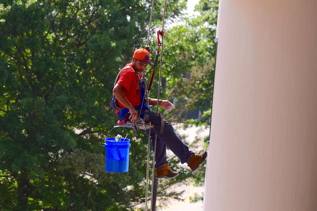 Green eco-friendly cleaning solutions