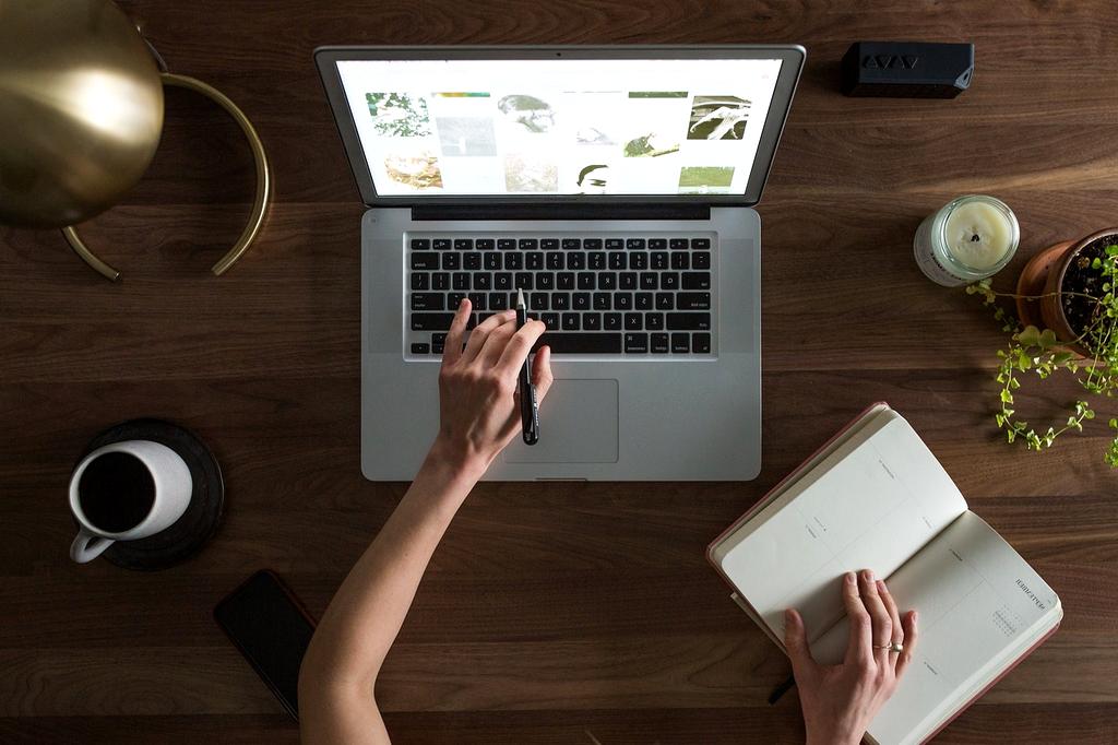 Achievement and progress tracking system